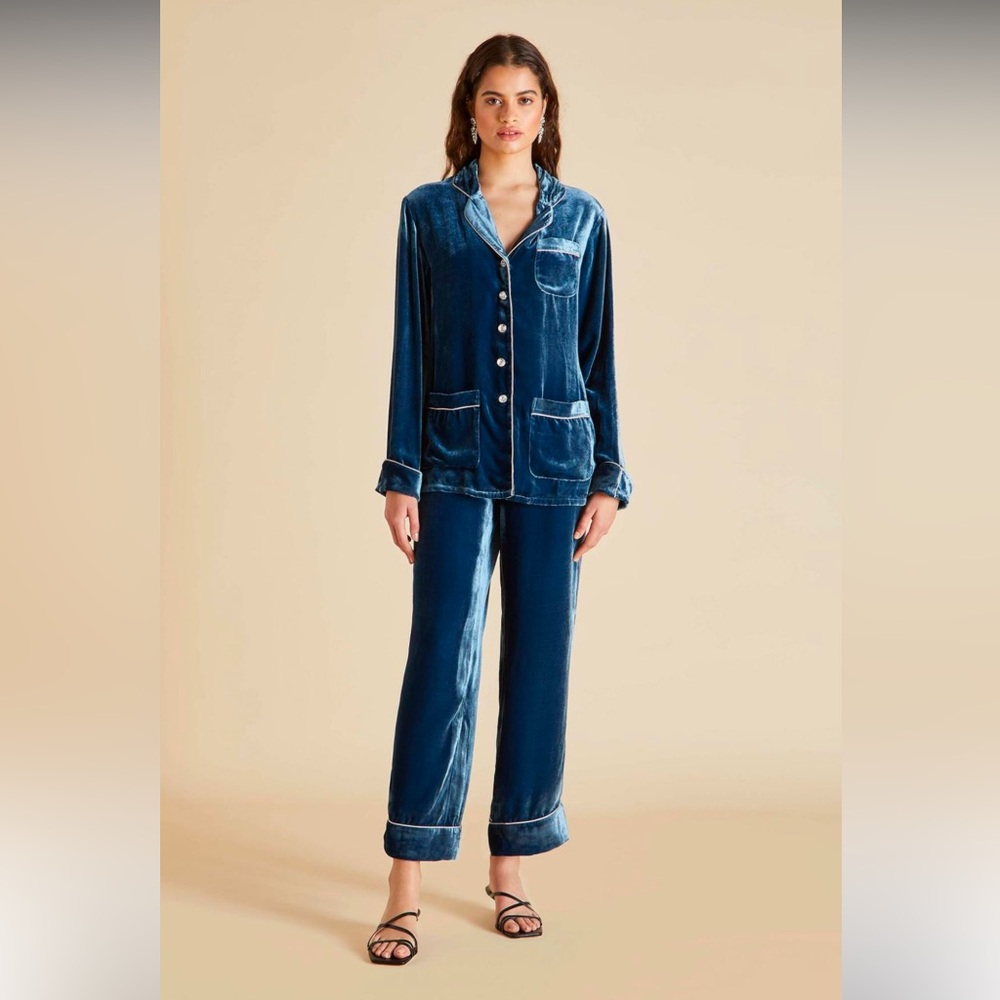 OLIVIA VON HALLE Coco piped velvet pajama set - small
